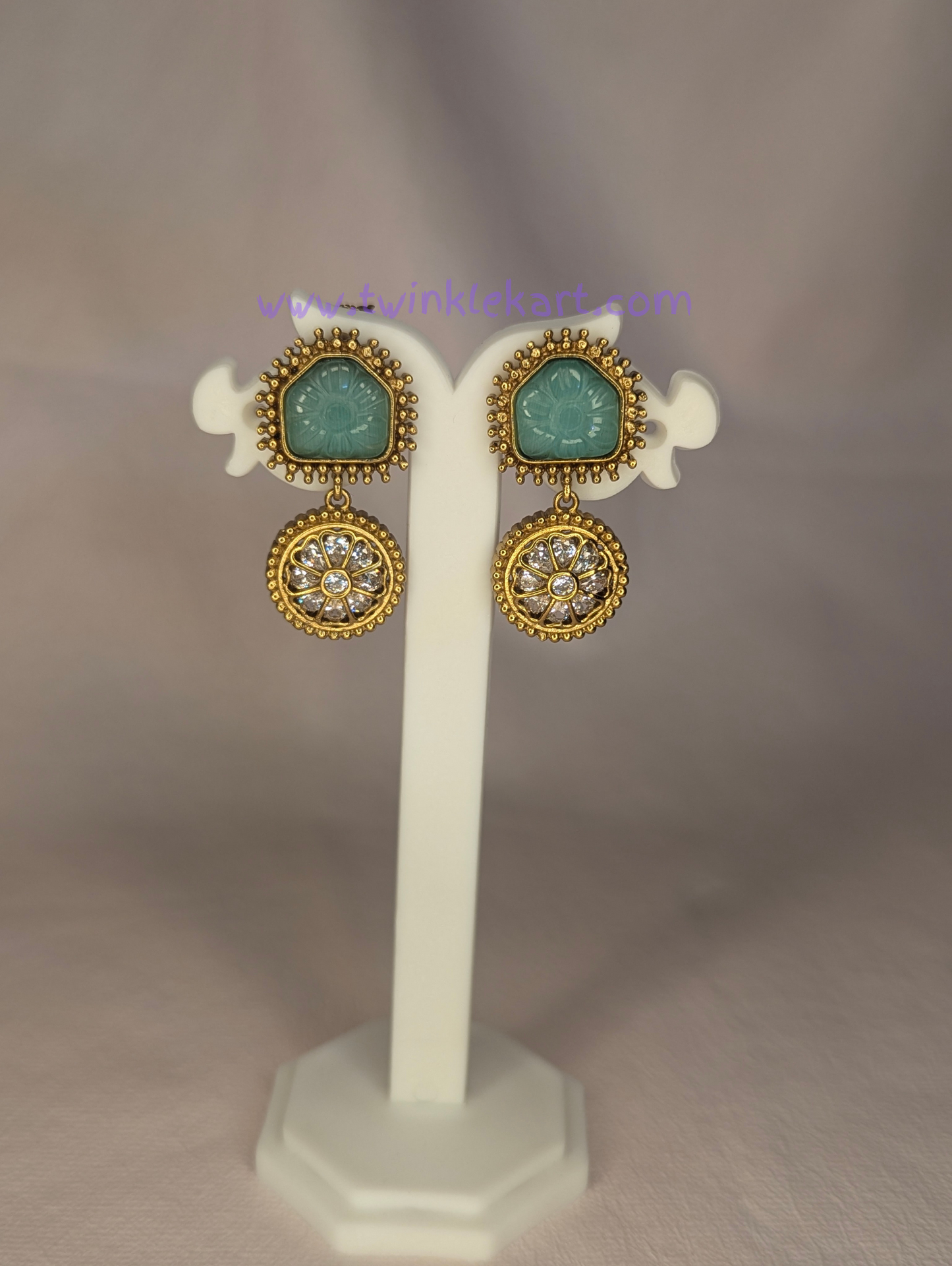 Antique Gold Finish Kemp & Green Stone Necklace With Earrings