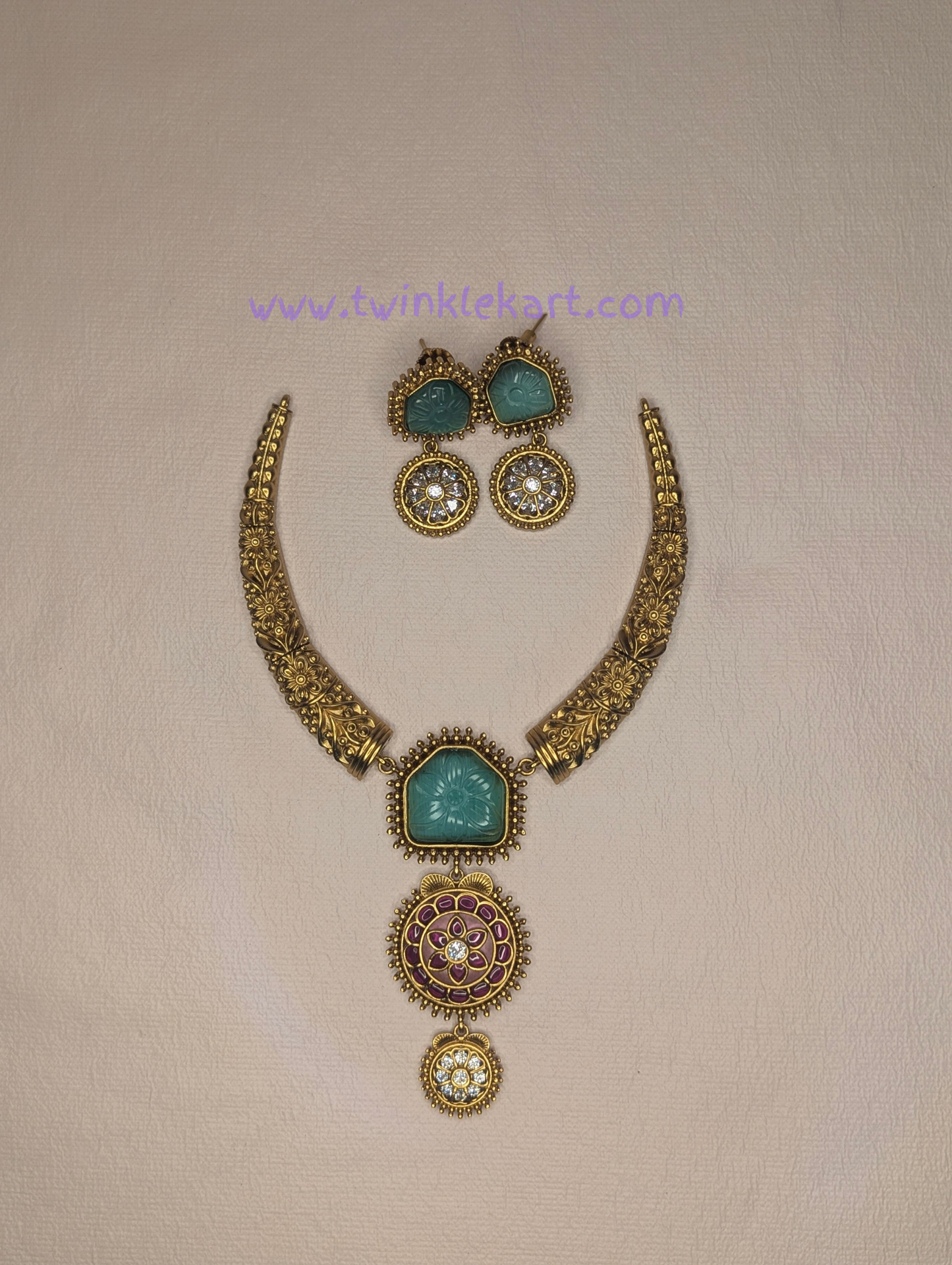 Antique Gold Finish Kemp & Green Stone Necklace With Earrings