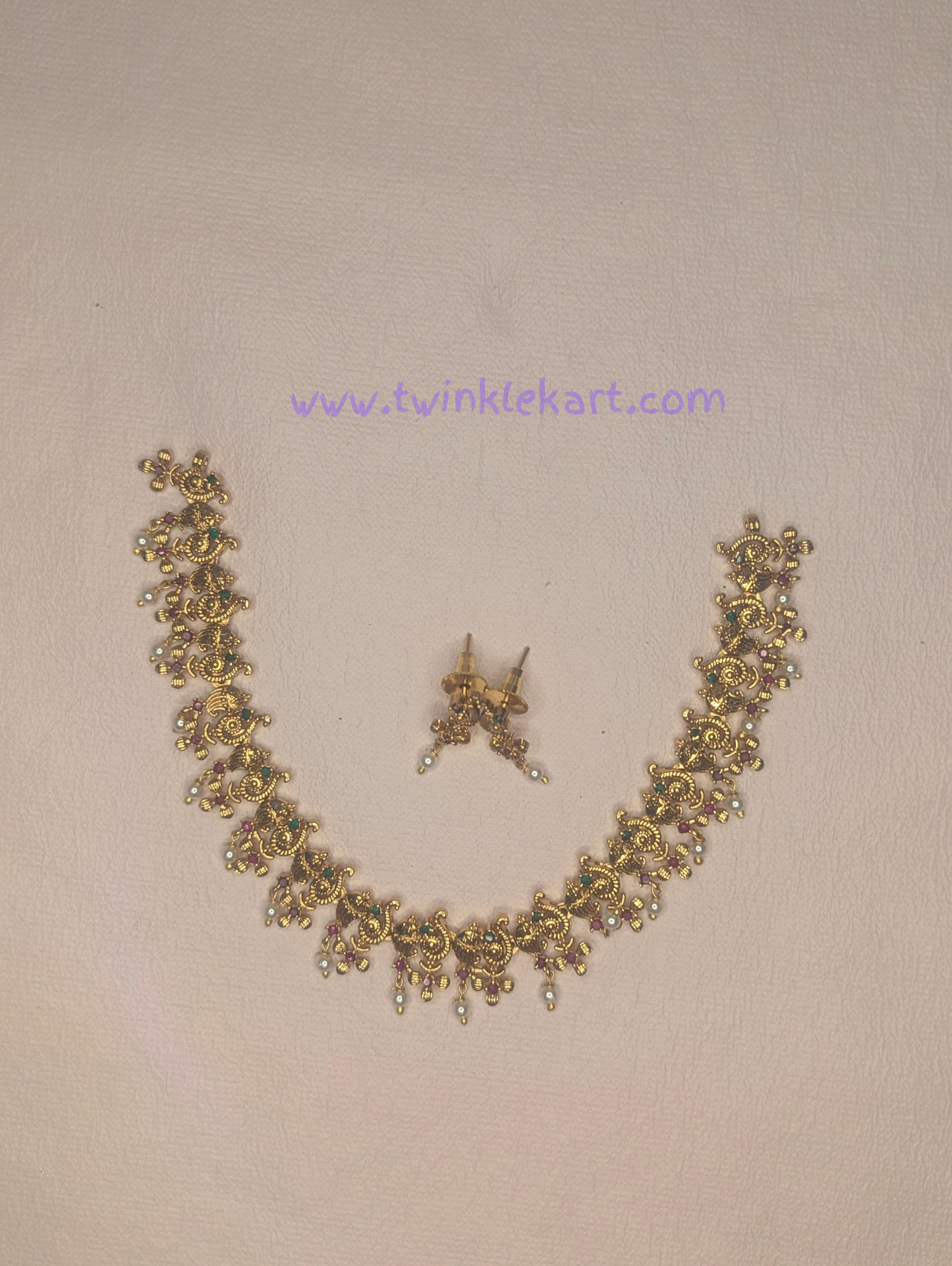 Vintage Style Floral Kemp Stone Necklace With Earrings