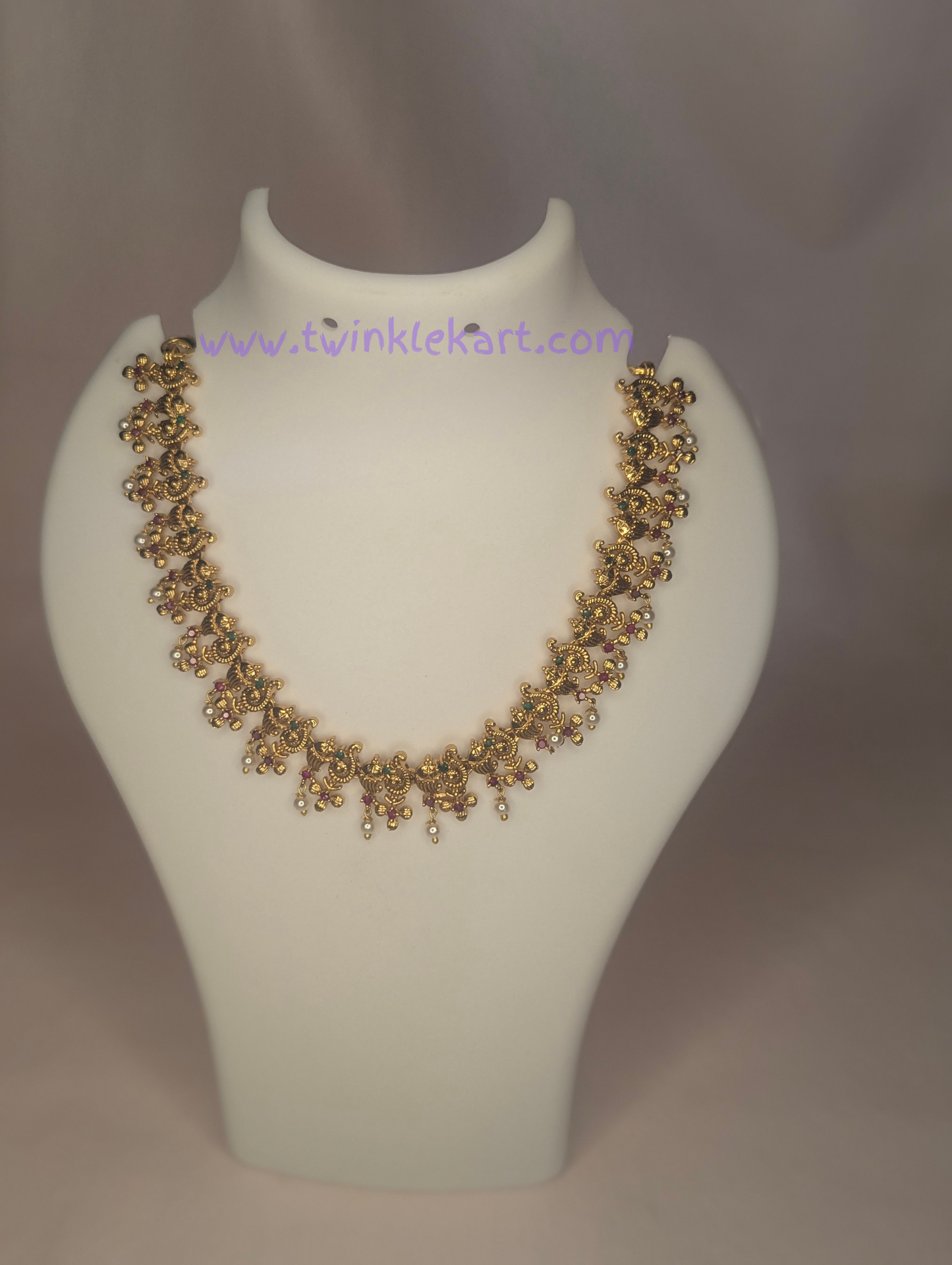 Vintage Style Floral Kemp Stone Necklace With Earrings