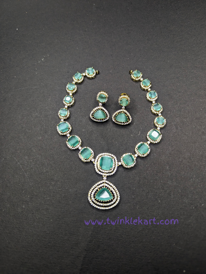 Premium Emerald Necklace Set