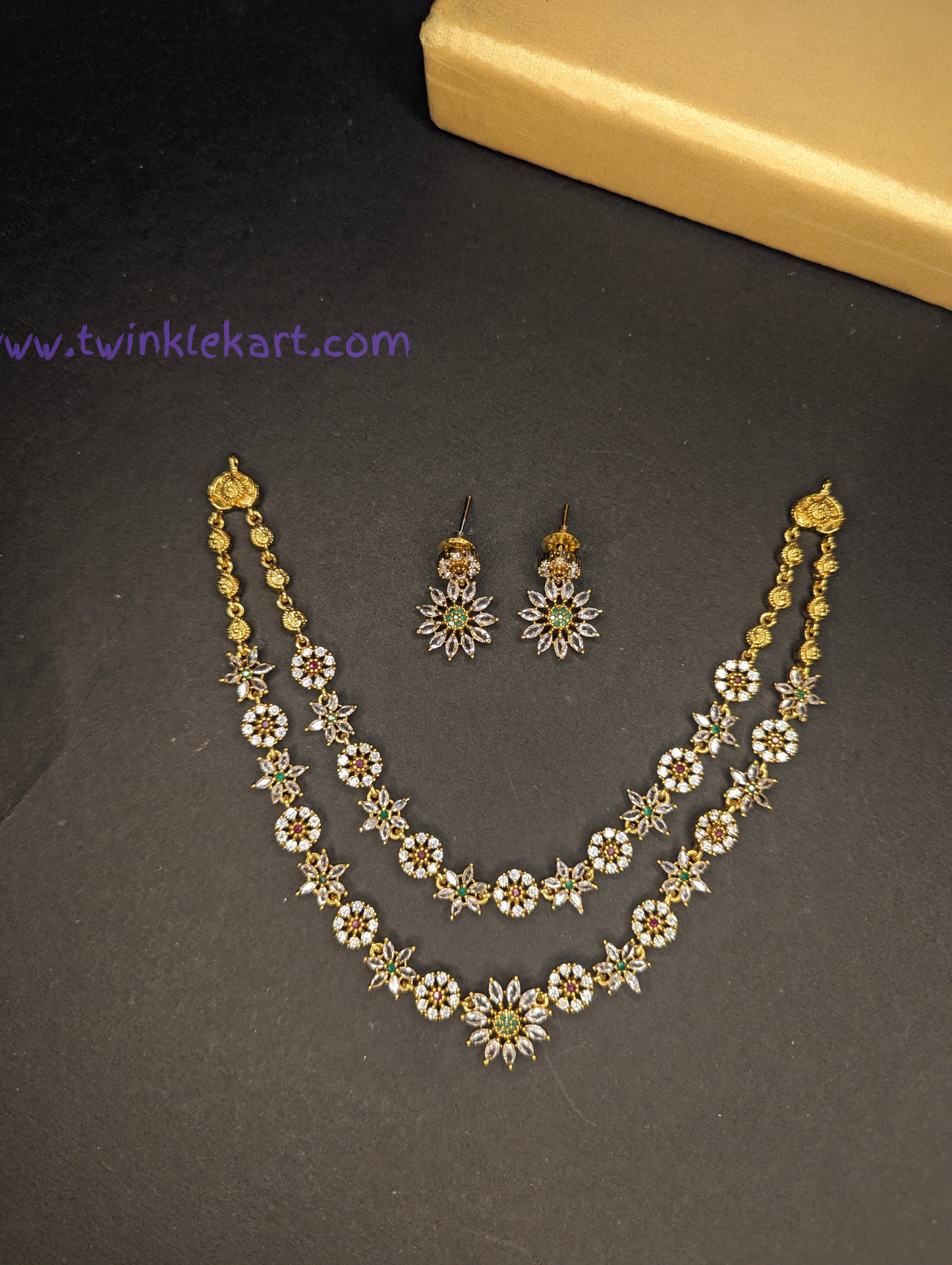 Dazzling Two Layer Flower Necklace With Earrings