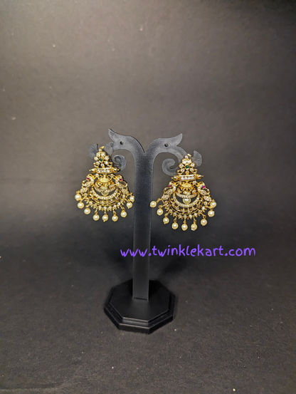 Dazzling White Kemp Stone Necklace With Earrings