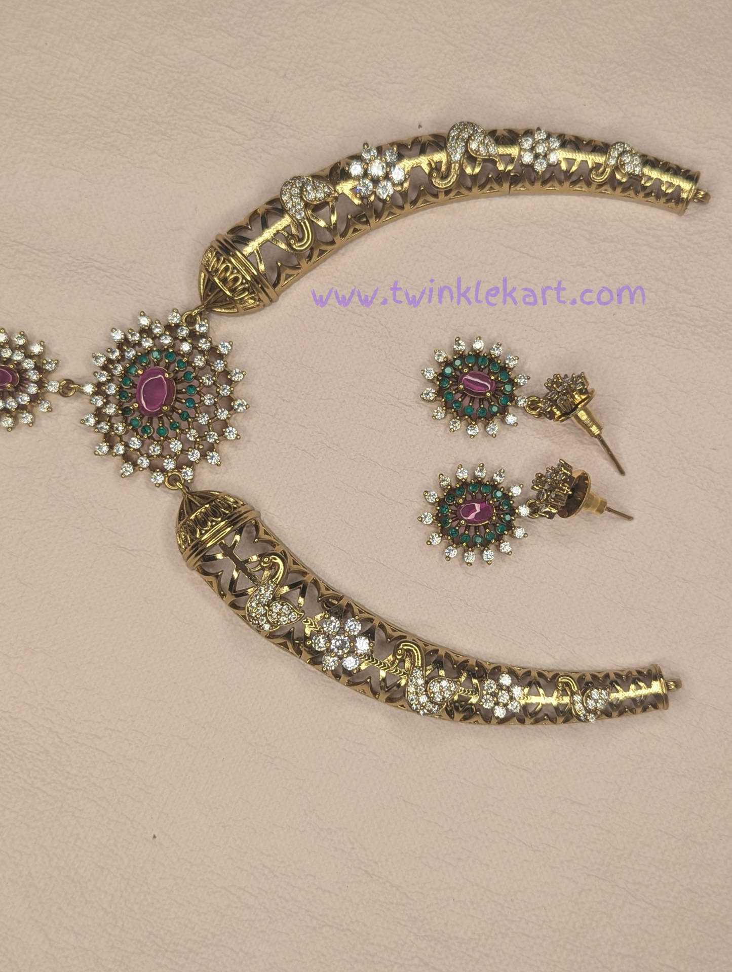 Premium Vintage Style Floral Kemp Necklace & Earrings