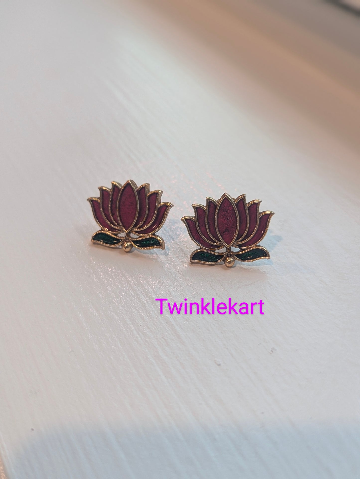 Trending Lotus Necklace Chain With Studs